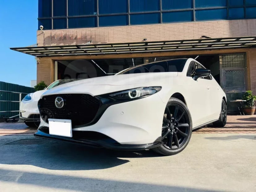 Губа аналог Garage Vary на Mazda 3 BP (хэтчбек) 2019-2026